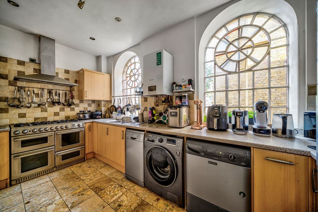 Property photo 3 of 7