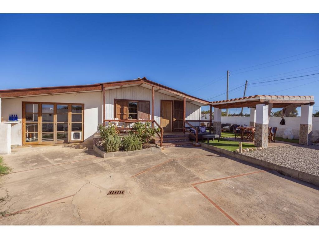 Property photo 3 of 25