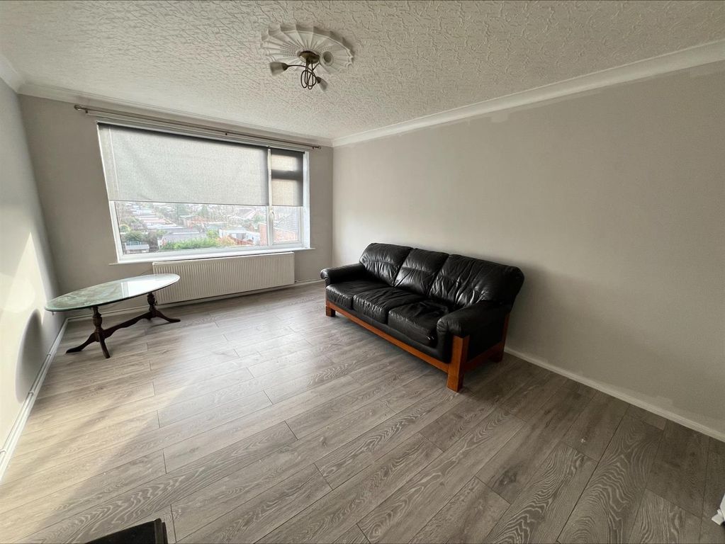 Property photo 2 of 7 Living Room