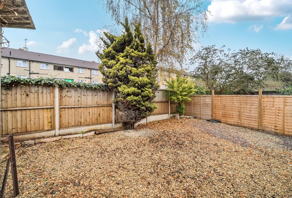 Property photo 3 of 13 1381053-20-692449...