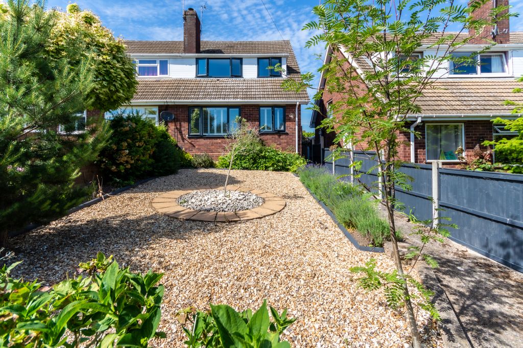Property photo 1 of 27 3 Bed Semi-Detached House For Sale Richmond Road, Bewdley Dy12
