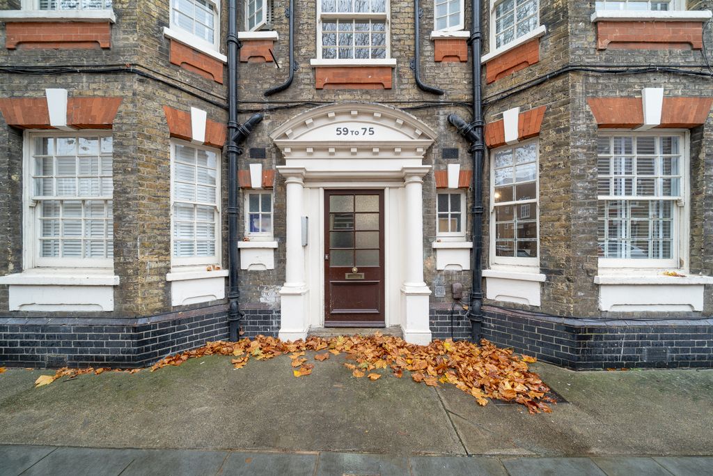 Property photo 2 of 11