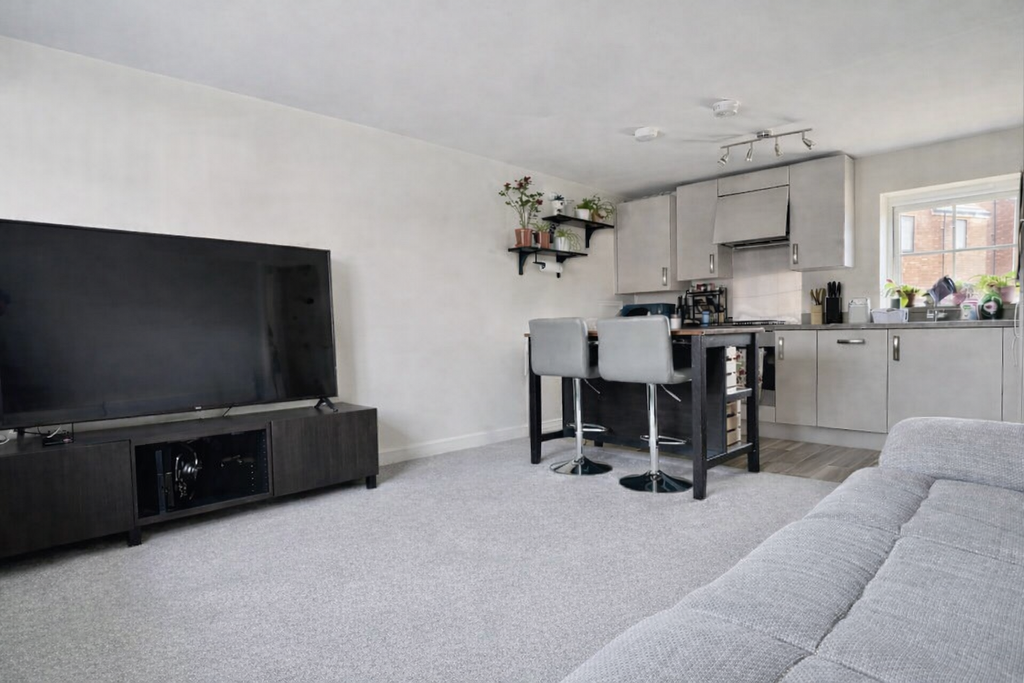 Property photo 2 of 13