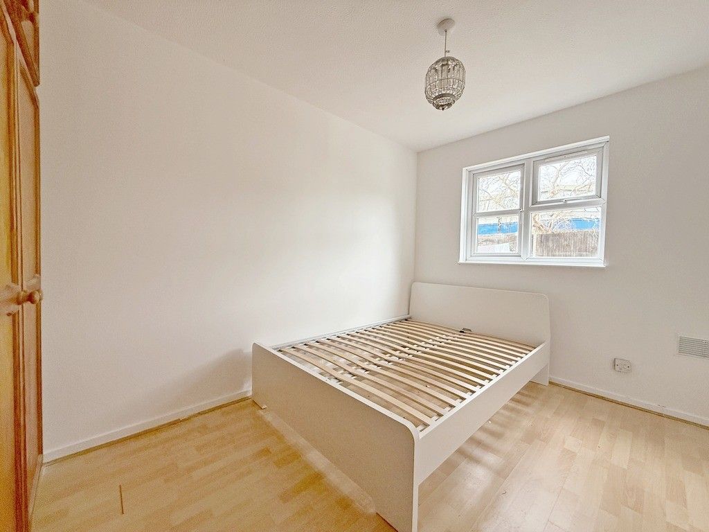 Property photo 3 of 6 Gallery