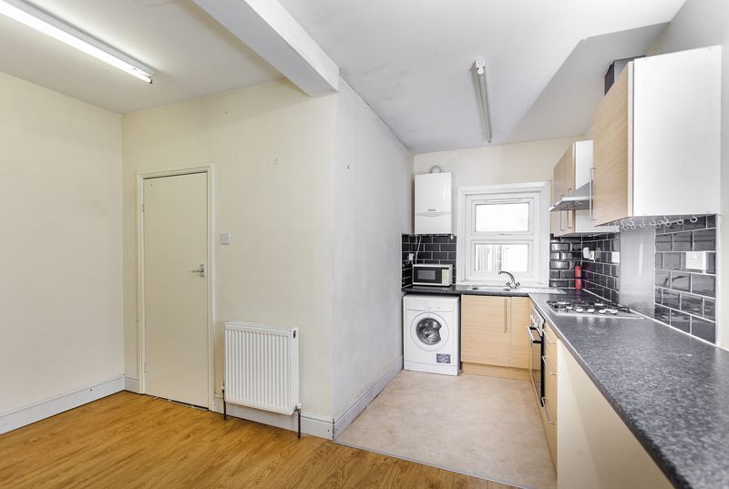 Property photo 2 of 8 Photo 4