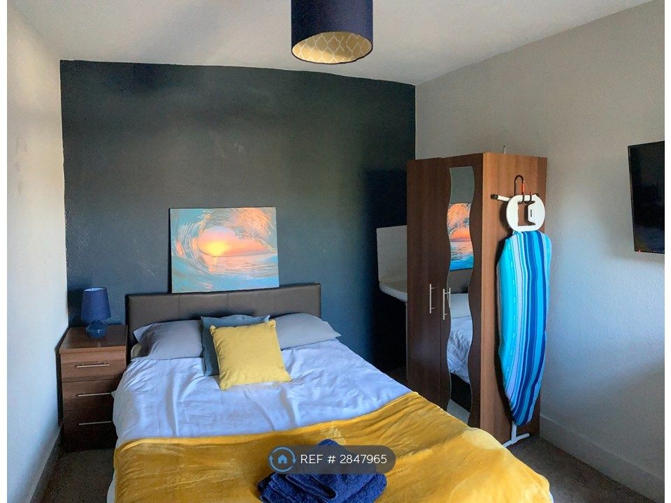 Property photo 3 of 12 Room 4 - Available On 1st August (£650)