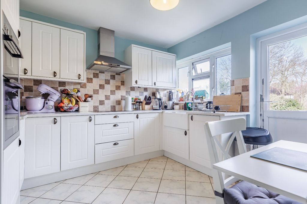 Property photo 2 of 15 4818121