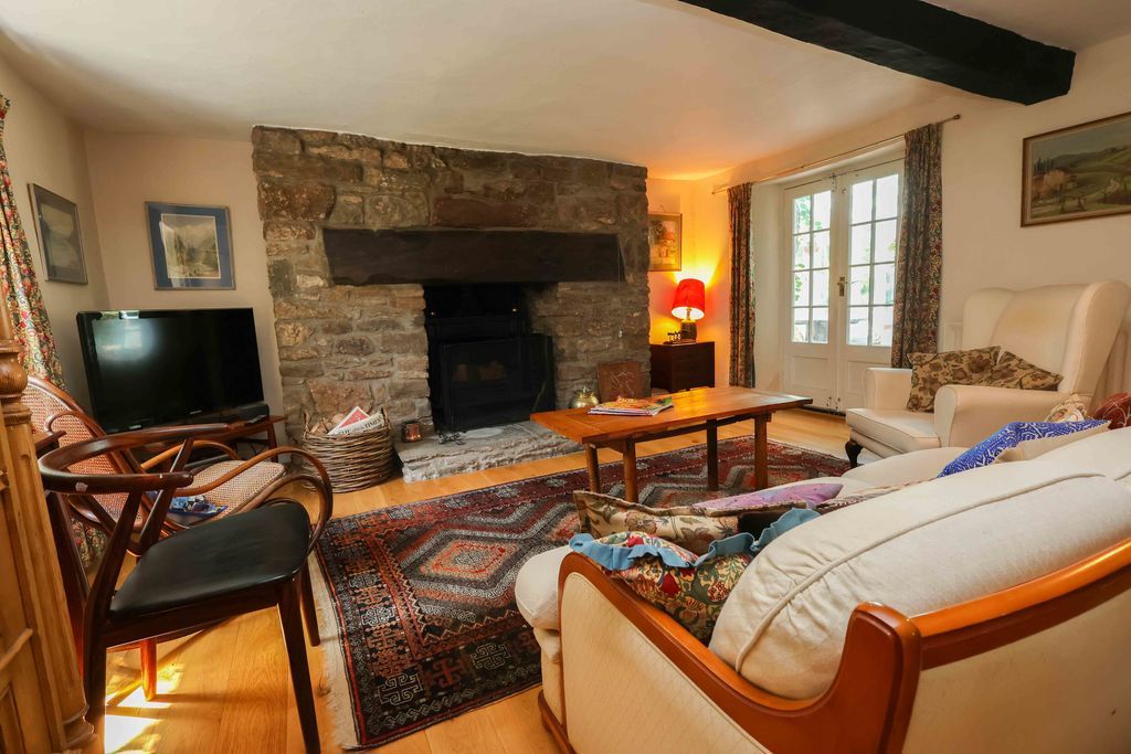 Property photo 2 of 42 Drawing Room