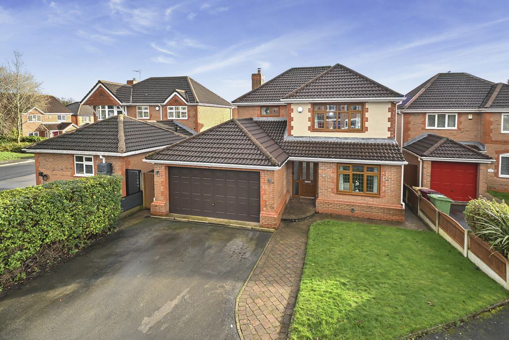 Property photo 1 of 32 Front (Exterior)