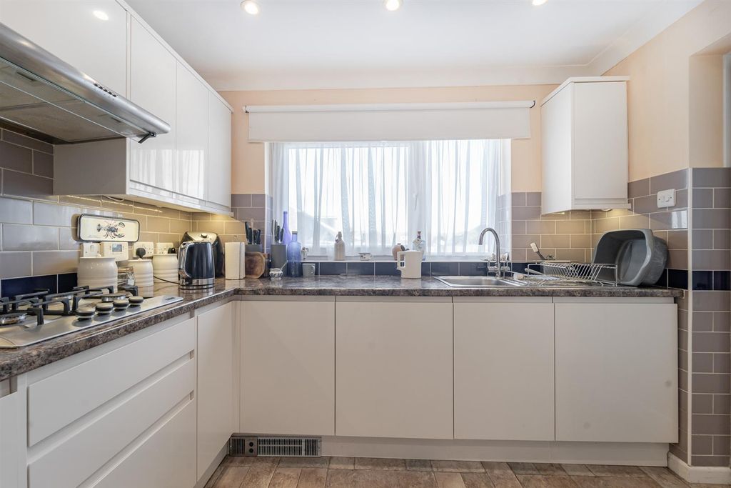 Property photo 3 of 26 Kitchen 2.Jpg