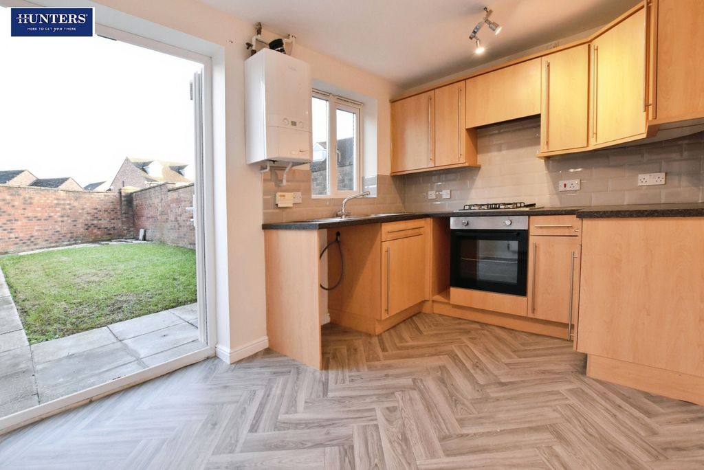 Property photo 2 of 10 Kitchen