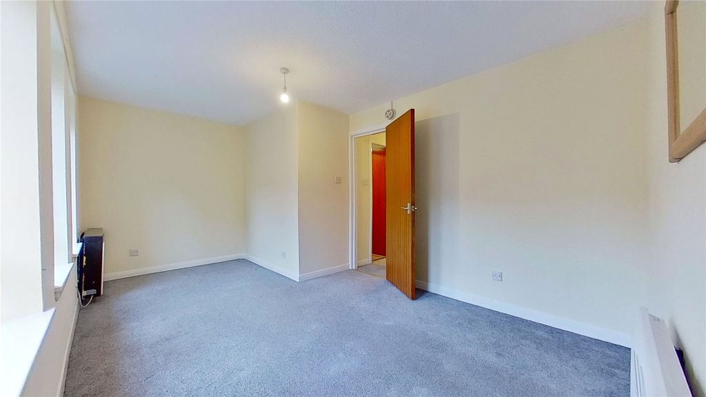 Property photo 2 of 10 Picture No. 12