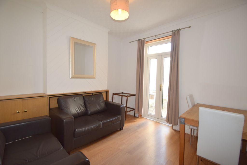 Property photo 2 of 9 Photo 3