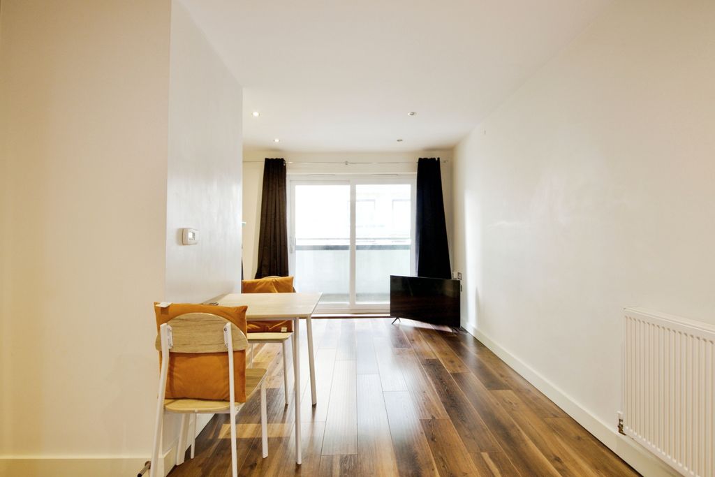 Property photo 3 of 17 Photography