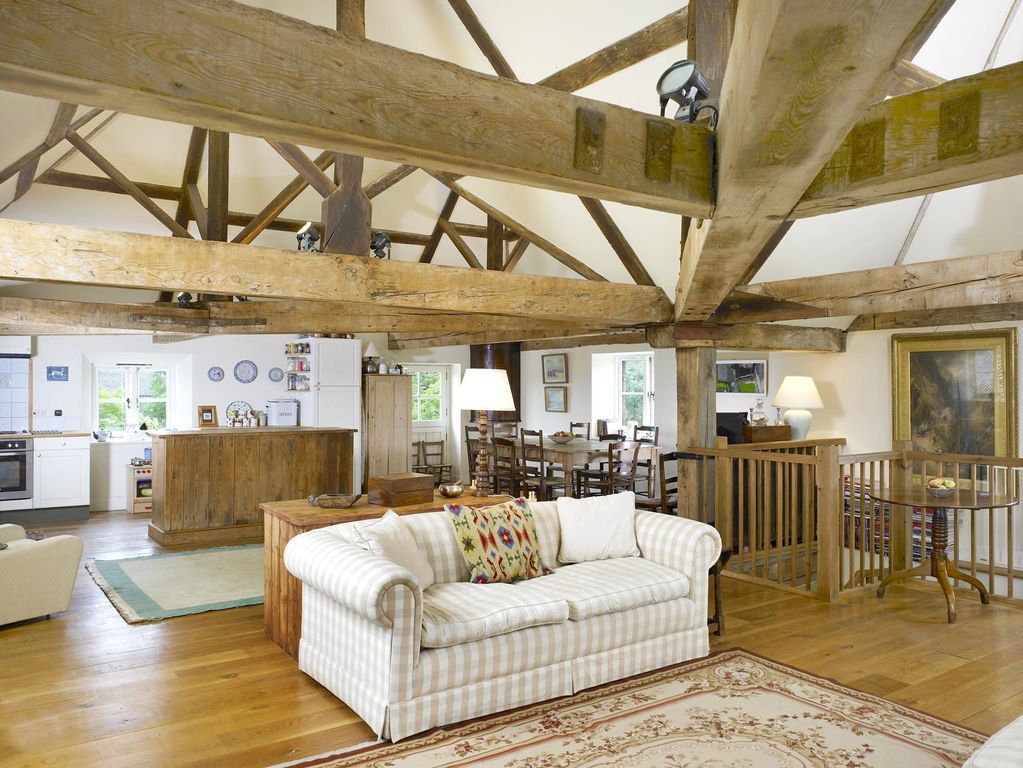 Property photo 2 of 9