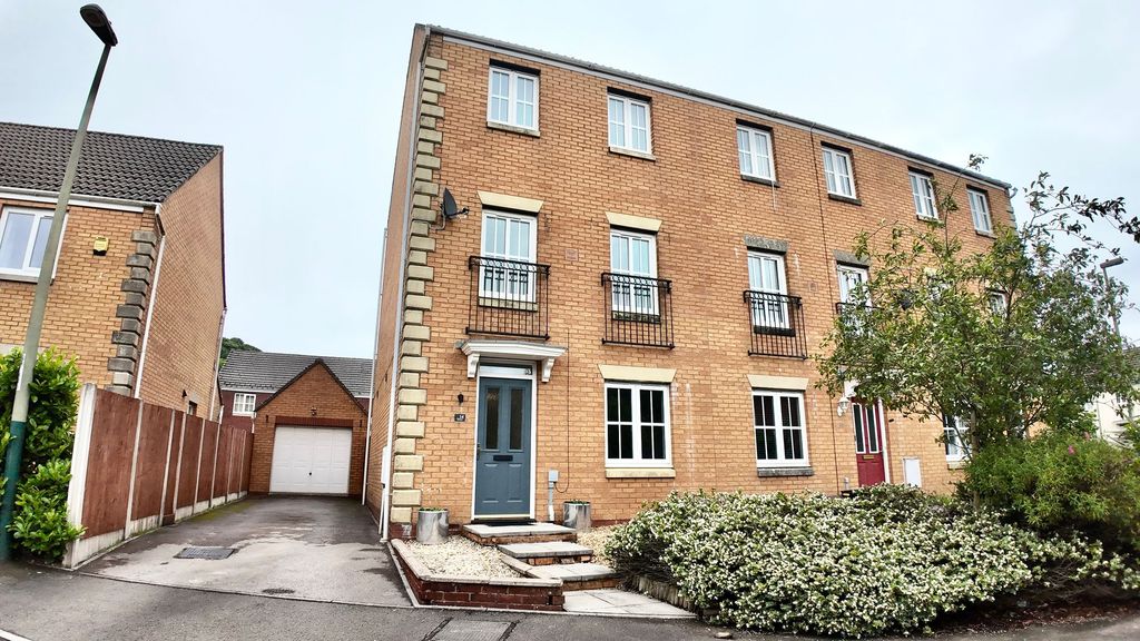 Property photo 1 of 30