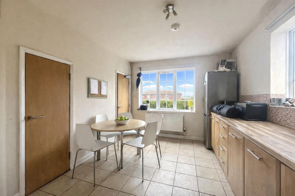 Property photo 2 of 10 2c.Png