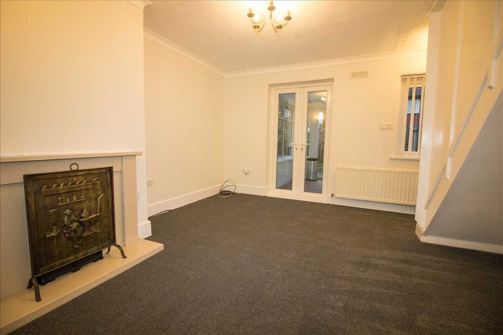 Property photo 2 of 8 Lounge