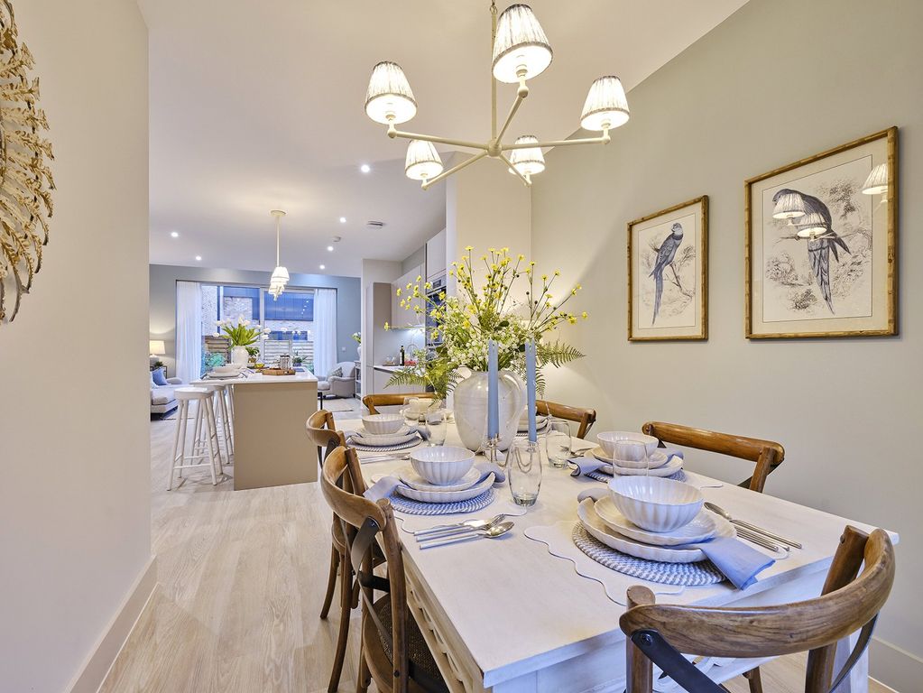 Property photo 3 of 11 Show Home