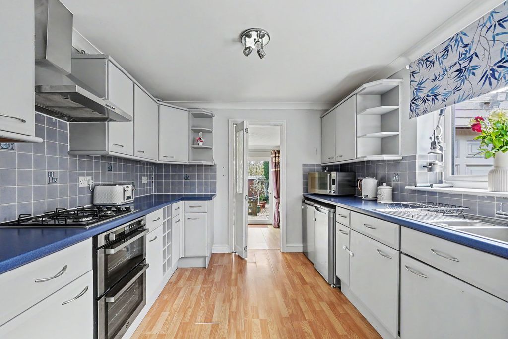 Property photo 2 of 47