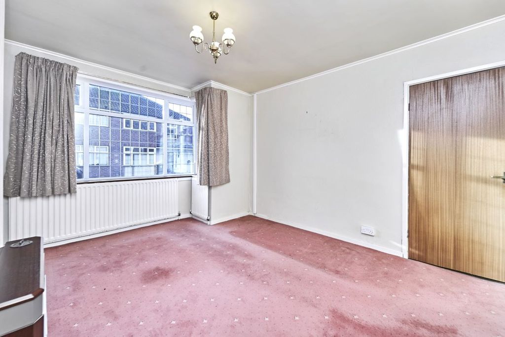 Property photo 3 of 28