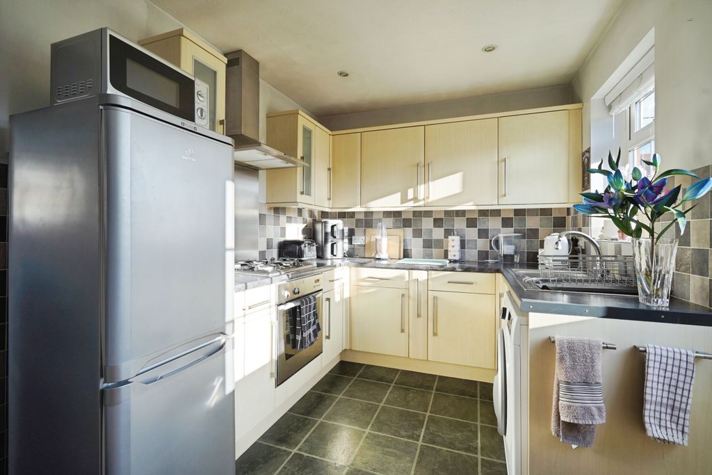 Property photo 3 of 12