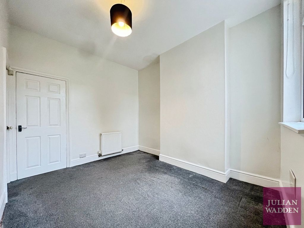 Property photo 3 of 8 Picture 3