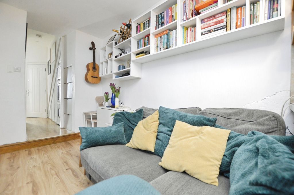 Property photo 3 of 15 Lounge/ Kitchen