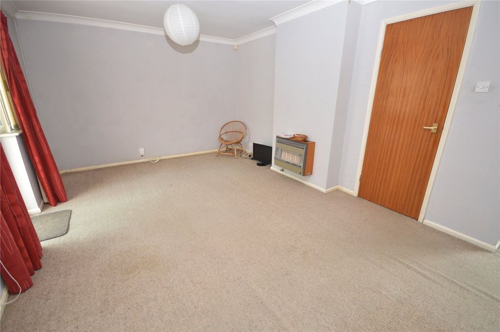 Property photo 2 of 12 Picture No. 10
