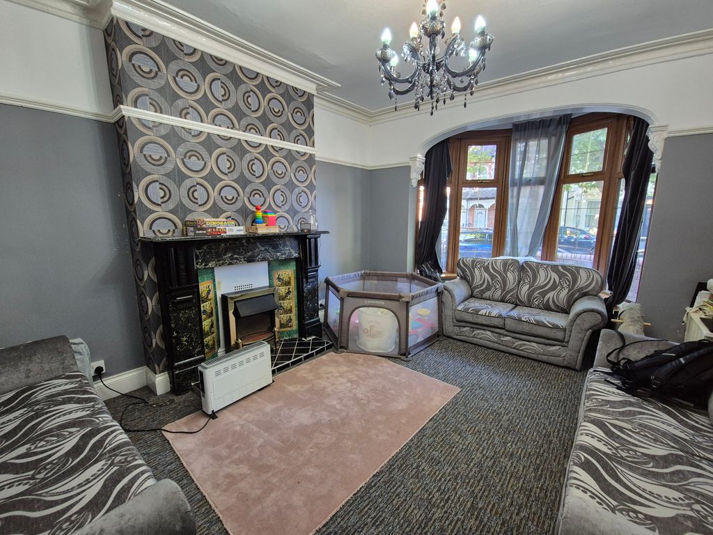 Property photo 2 of 14 Sitting Room