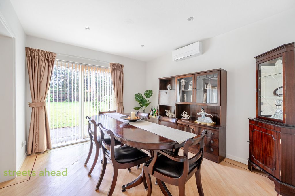 Property photo 3 of 17 Bd605801-E4A7-4cc...