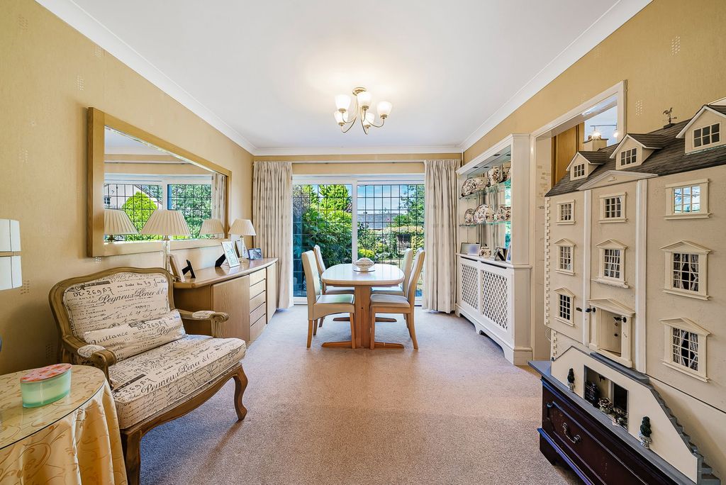 Property photo 3 of 37
