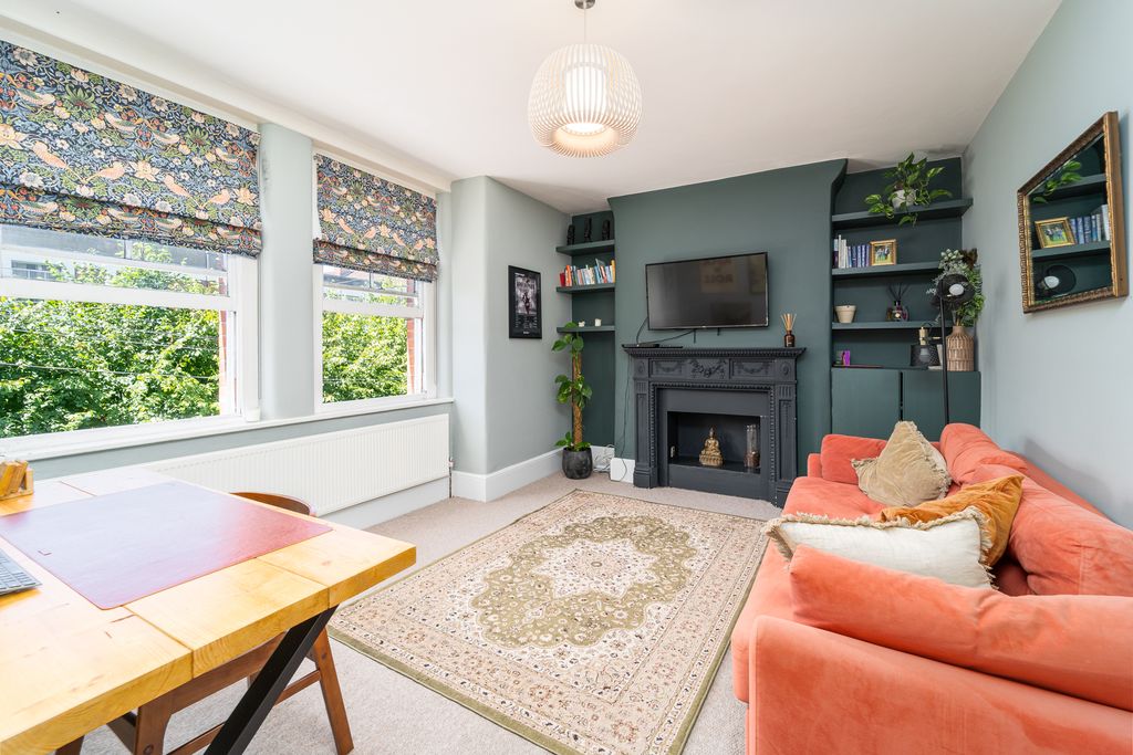 Property photo 2 of 9