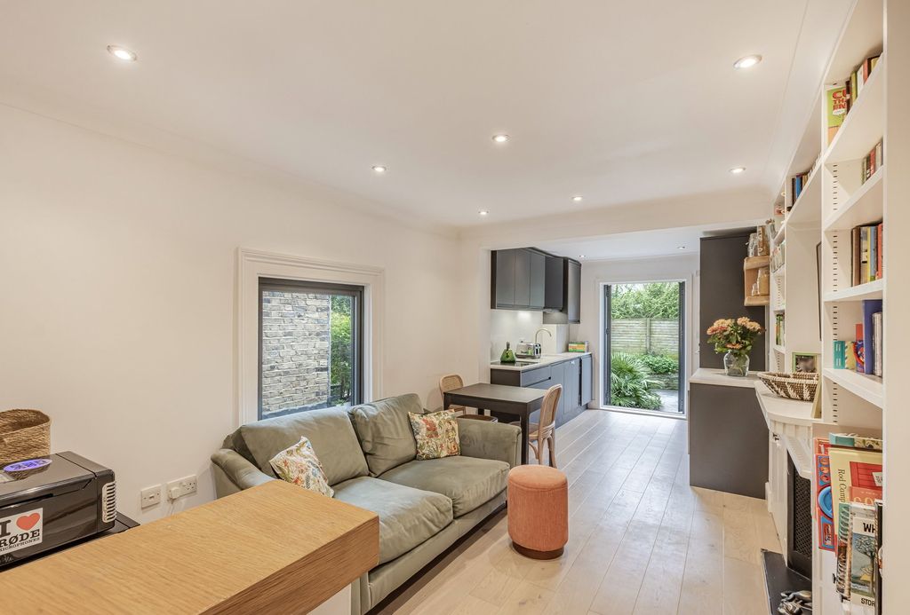 Property photo 3 of 15