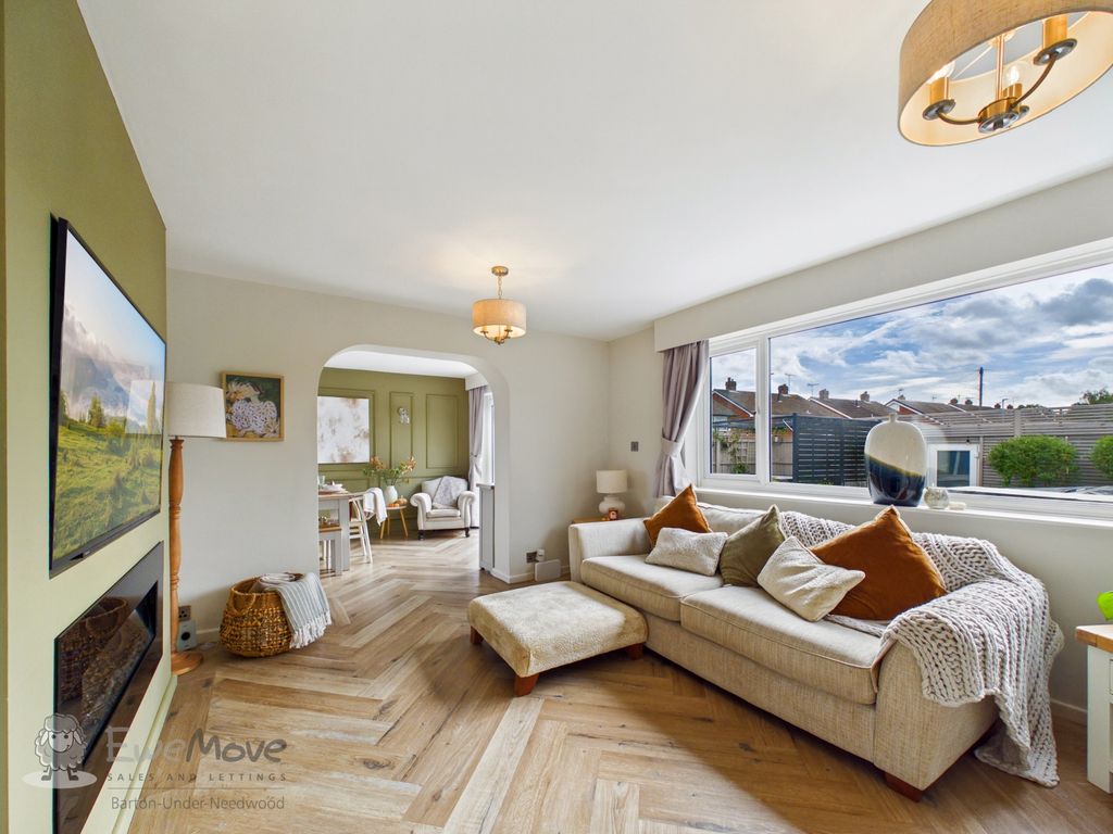 Property photo 3 of 22 Livign Room B