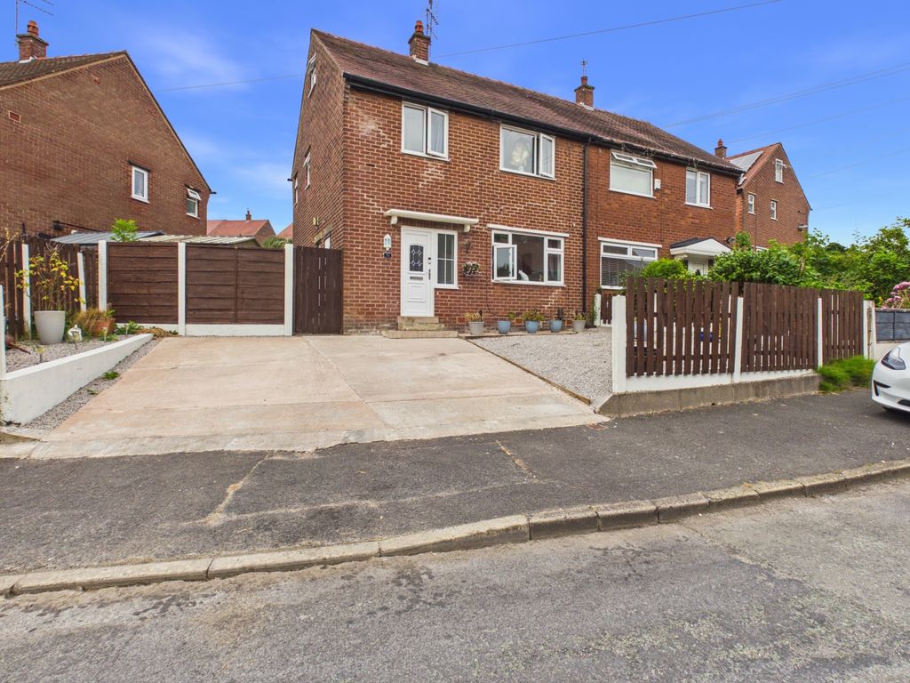 Property photo 1 of 26 Cam03729G0-Pr0379-Still027