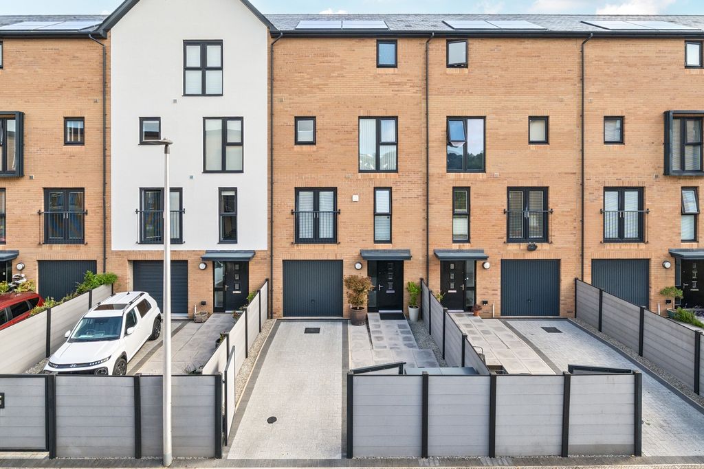 Property photo 1 of 23 2