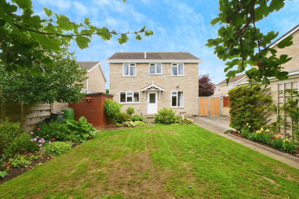 Property photo 2 of 17
