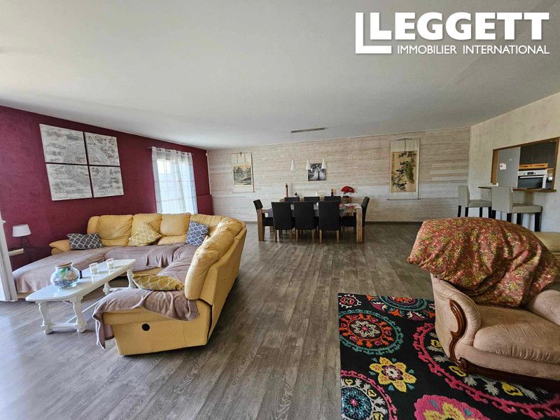 Property photo 2 of 10