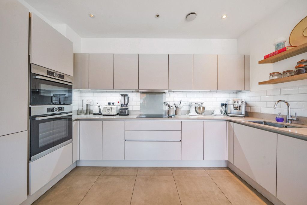 Property photo 2 of 17 Kitchen