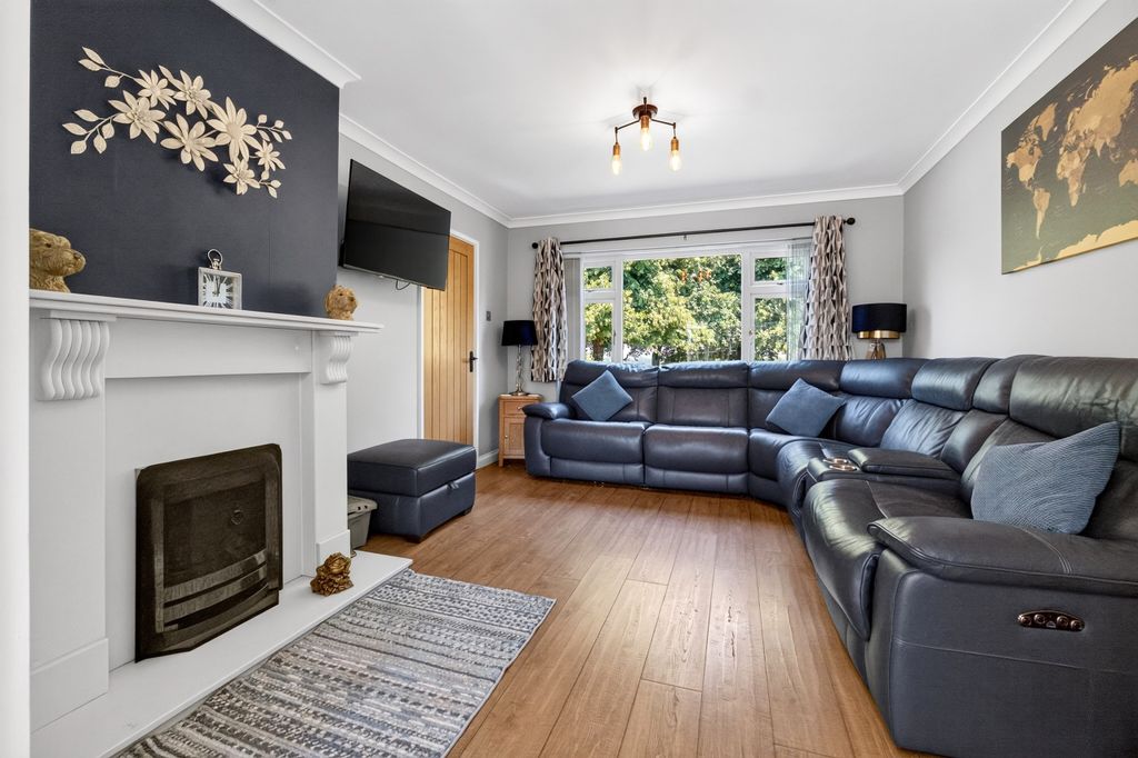 Property photo 2 of 17 Img_0433