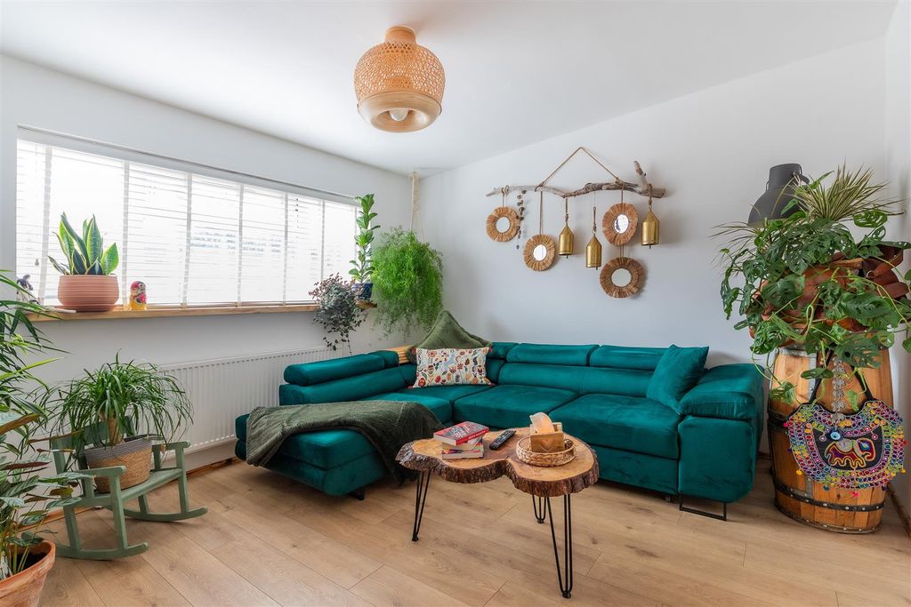 Property photo 2 of 16 124-2.Jpg