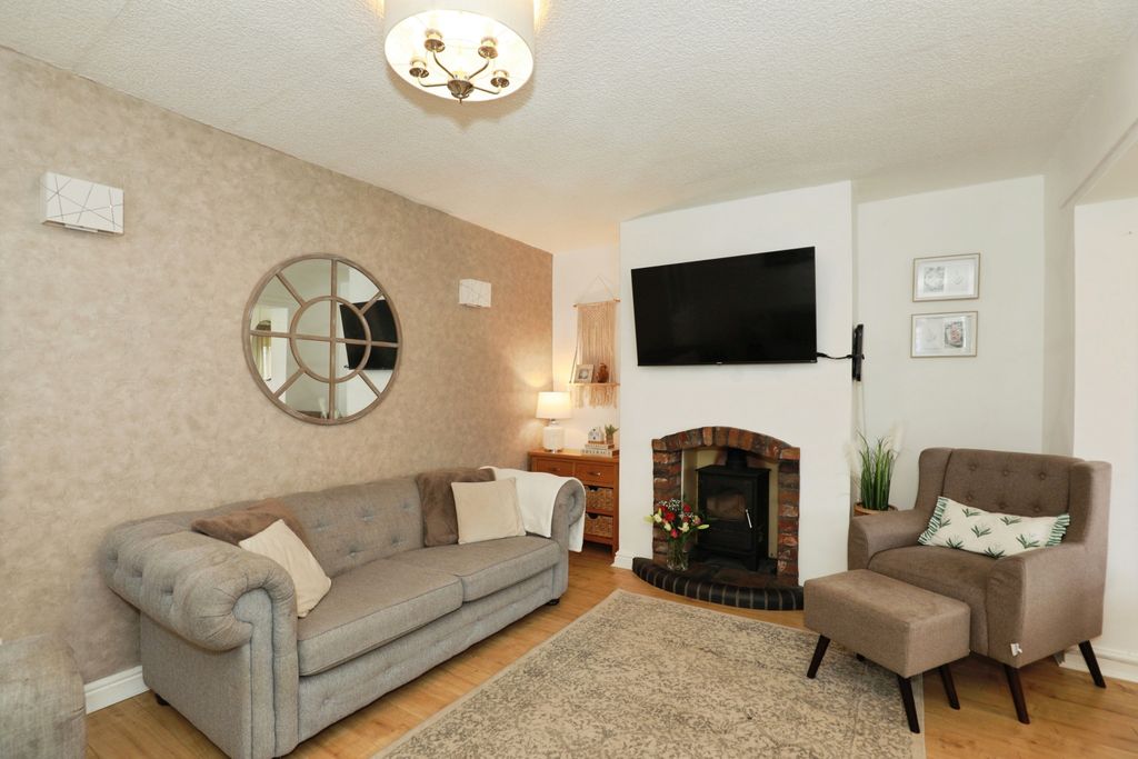 Property photo 2 of 22