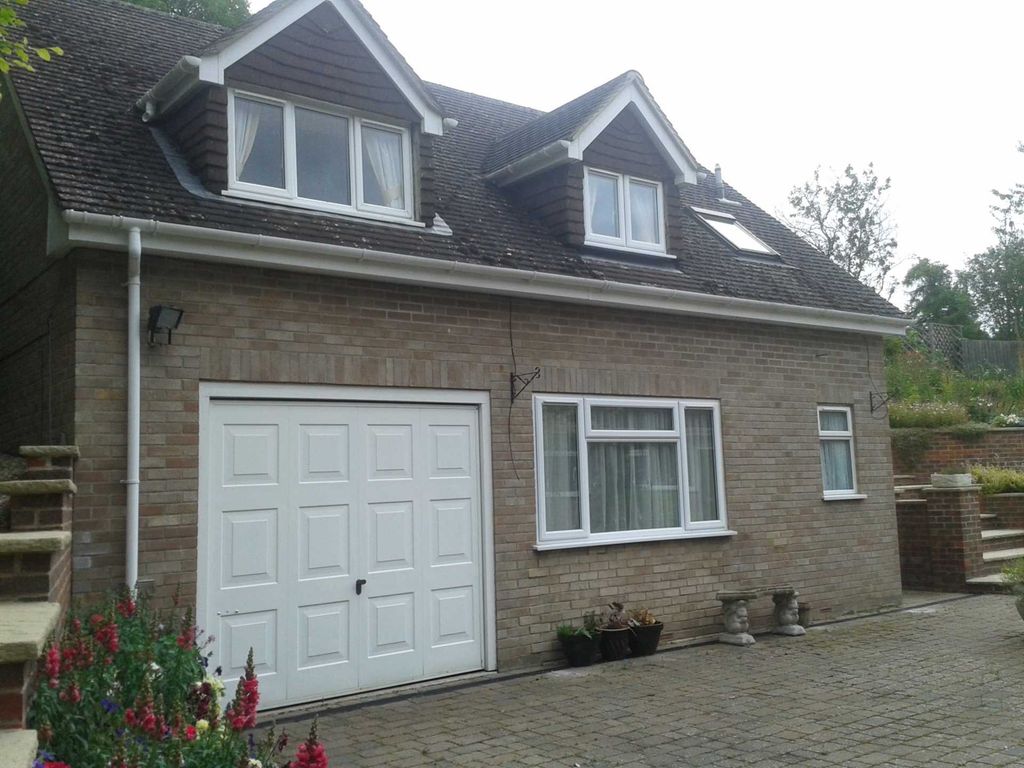 Property photo 1 of 2