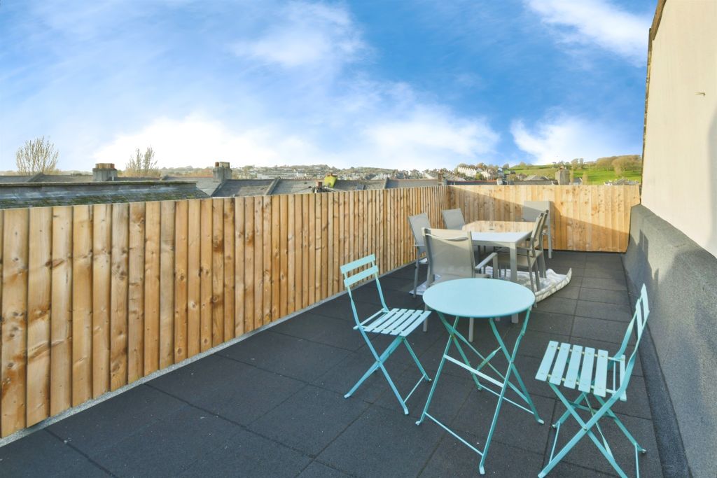 Property photo 2 of 30