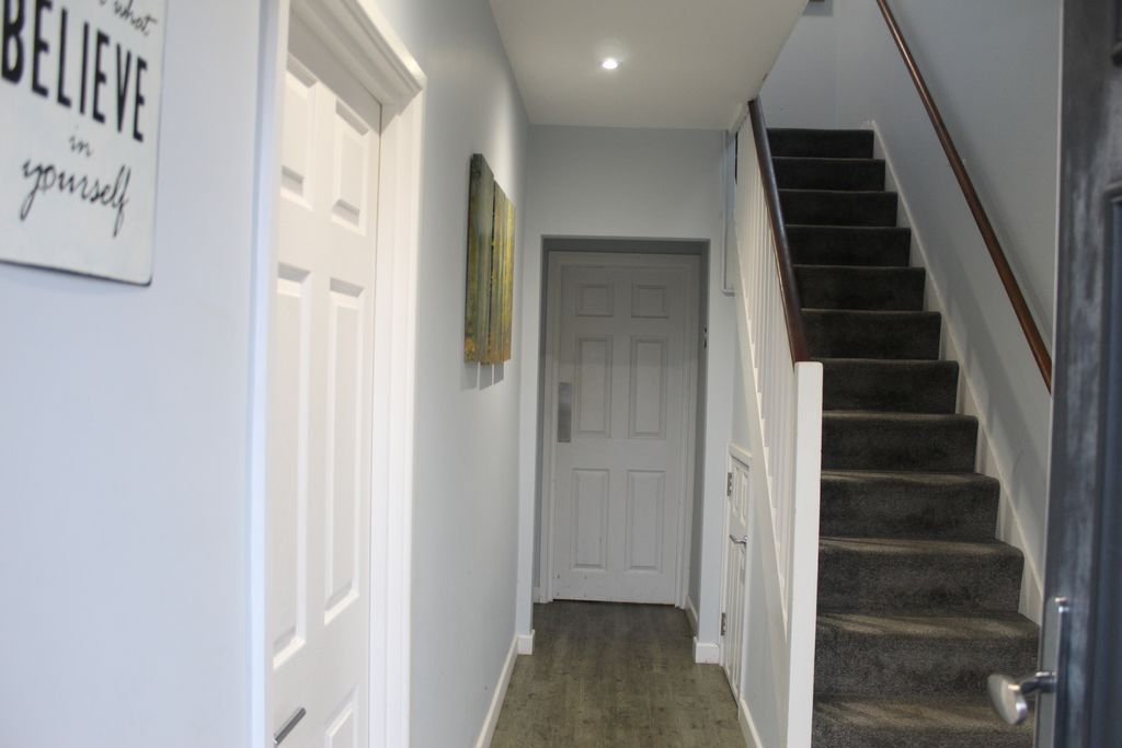 Property photo 2 of 6 Photo 2