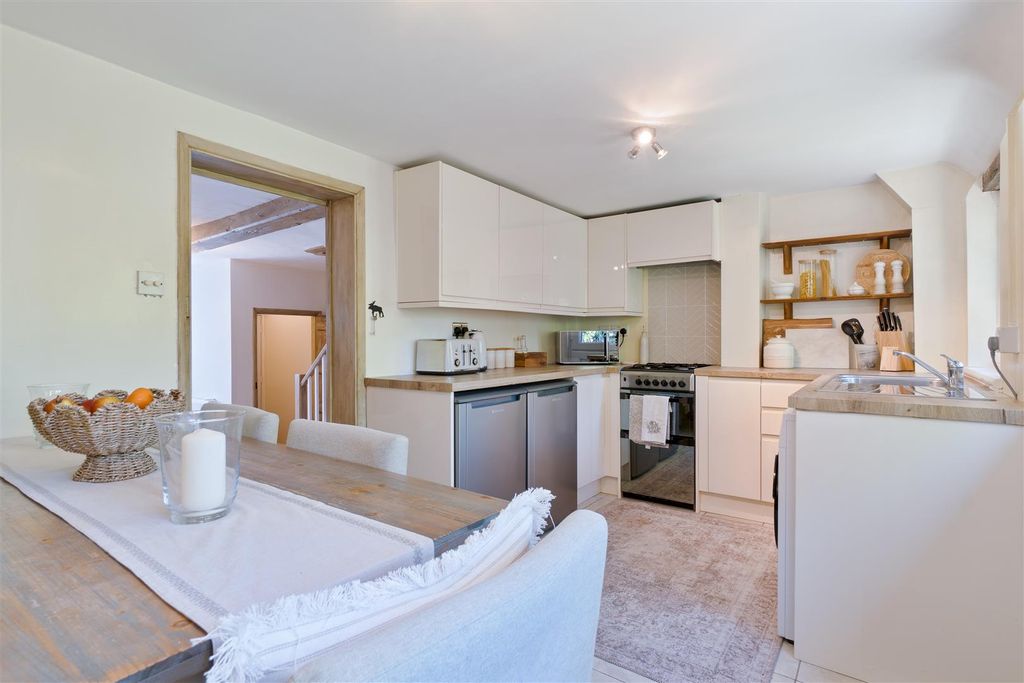Property photo 3 of 18 Kitchen Diner.Jpg