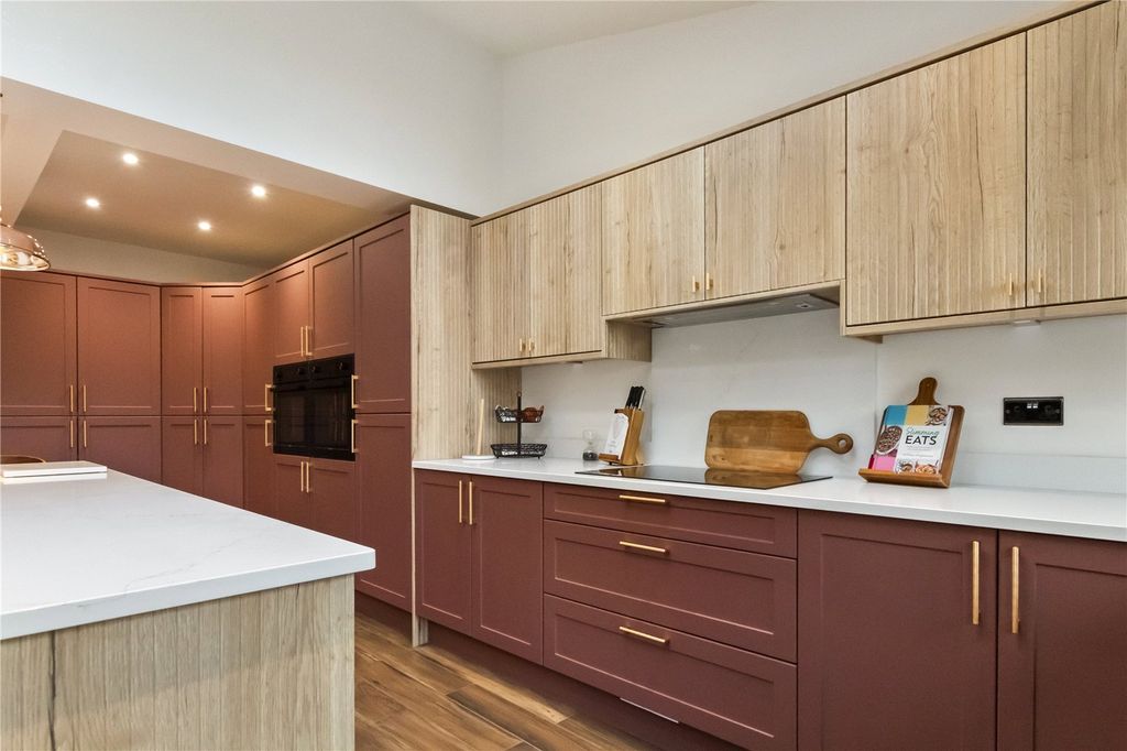 Property photo 3 of 27 Picture No. 05