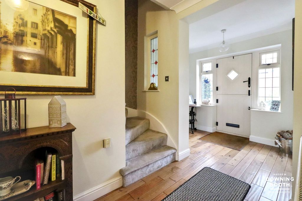 Property photo 3 of 37