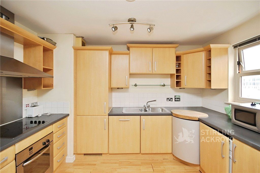 Property photo 2 of 8 Kitchen